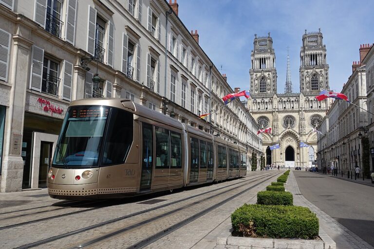 Comment une Agence Marketing à Orléans Peut Transformer Votre Présence en Ligne